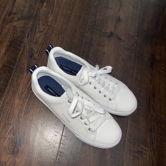 Women's Tommy Hilfiger sneakers - Picture 3 of 4